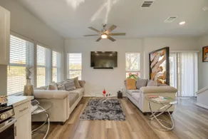 South Houston Townhome w/ Patio & Gas Grill! - Image 3