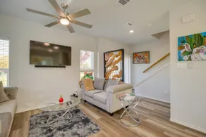 South Houston Townhome w/ Patio & Gas Grill! - Image 5