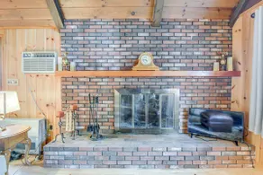 Charming Tamworth Cabin w/ Grill & Fireplace - Image 3