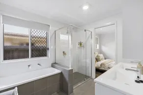 Tranquil Retreat Brisbane North - Image 3