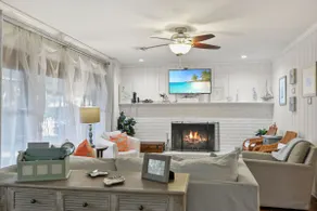 Artist's Cottage - Comfortable Pet friendly home 1 mile from the beach! - Image 5
