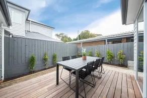 Barefoot Beach House McCrae - Image 3