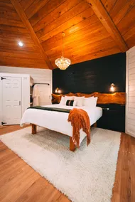 Romantic Gazebo Cottage W Hot Tub & Pond - Image 3