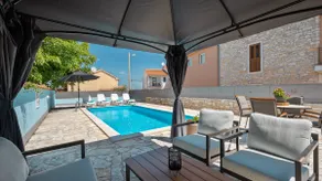 Rustic villa Casa Tessa with outdoor pool in Tar - Image 3