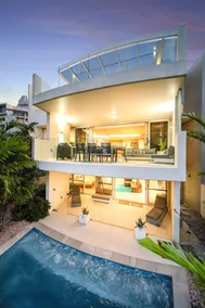 Absolute Beachfront Marcoola with Private Pool - Image 5