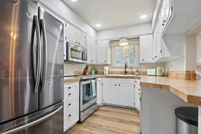 Perfect Spot! Hot Tub, Fireplace, & 2 Living Rms - Image 4
