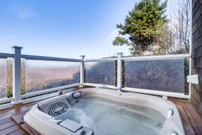 Oceanfront Moclips Escape w/ Deck & Beach Access! - Image 2