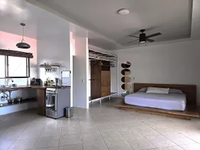 Modern Luxury- In town, Peaceful - A/C & hot water - Image 4