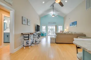 Walk to Surfside Beach: Poolside Oasis - Image 4