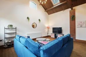 GuestReady - 5bed Victorian Manor near Liverpool - Image 2
