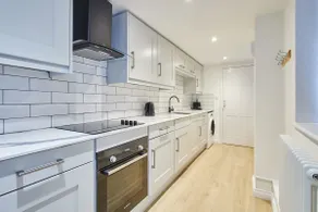 Host & Stay - Penny Farthing Cottage - Image 3