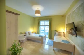 Spacious Seafront 3bedrooms, sea view balcony GOTAX-1 - Image 5