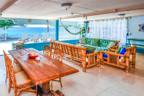 Beachfront Suite & Spacious Patio - Image 2