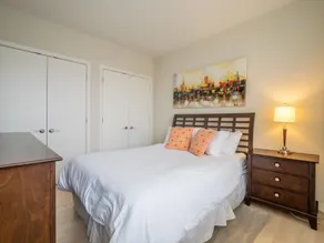 Spacious 2BR | Desk+WiFi | Gym+Rooftop - Image 3