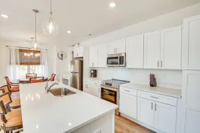 Charming Charlotte Townhome: 6 Mi to Downtown! - Image 2