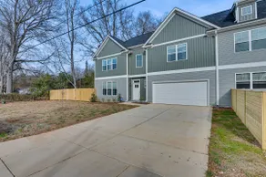 Charming Charlotte Townhome: 6 Mi to Downtown! - Image 3