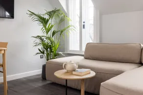 Leicester Sq 1BR Duplex - AC & Lift - Image 5