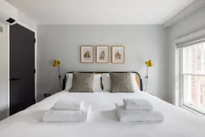 Leicester Sq 1BR Duplex - AC & Lift - Image 2
