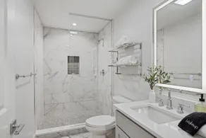 Downtown 4BD with Pool & Hot Tub - Image 5