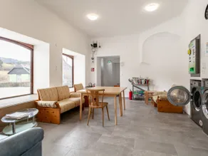 Very spacious apartment in ski and hike region - Image 4