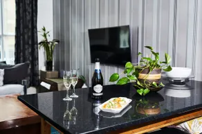 18Yrs 5Star Stays in NQ Central 1-Bed Luxury Pad - Image 4