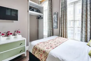18Yrs 5Star Stays in NQ Central 1-Bed Luxury Pad - Image 5