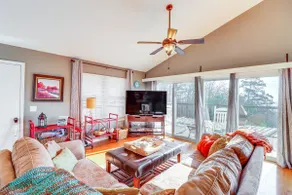 Edgemont Home w Deck & BBQ Grill: 2 Mi to Lake - Image 4