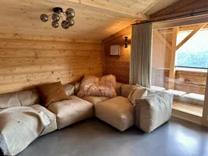 Luxury family Chalet with extraordinary Mountain views - Image 3