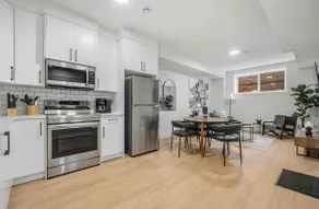 Ethereal Escape 2BR Suite Sleeps 6 AC near UofC - Image 3