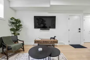 Ethereal Escape 2BR Suite Sleeps 6 AC near UofC - Image 2