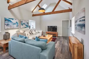 Host & Stay | The Loft - Image 5