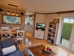 Cozy chalet with veranda and garden in the Veluwe - Image 5