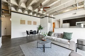 Stay in the Heart of Downtown! - Image 2