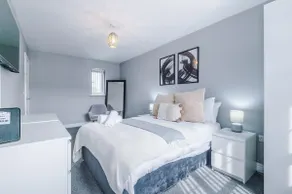 Charming Modern 3BR House - FREE Parking & Netflix - Image 2