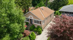 Port Credit Scenic Garden Cottage • Near Lake - Image 3