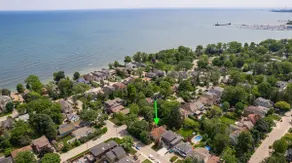 Port Credit Scenic Garden Cottage • Near Lake - Image 4