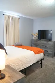 The Nest On Main - Near City Center - Image 2