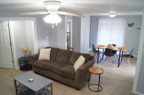 The Nest On Main - Near City Center - Image 3