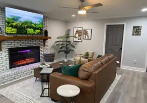 Asheboro 2BR • Mins to NC Zoo • Pet & Family Stay - Image 2