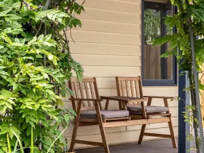 Lonnie Hideaway - Image 4