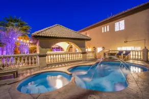 Vegas Royale Experience 7BR 5.5BA, 14 Min to Strip - Image 3