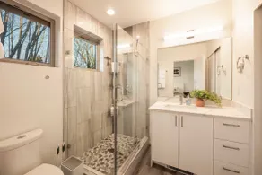 Brand New 3B2B Designer Home near SeaTac - Image 5