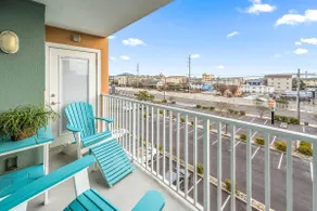 Cozy Makai Condo | Pool + Short Walk to Beach - Image 3