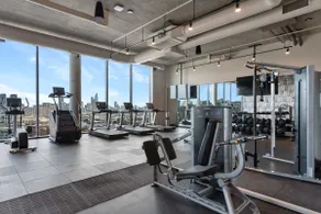 West Loop Retreat: High-End, Walk to Everything - Image 4