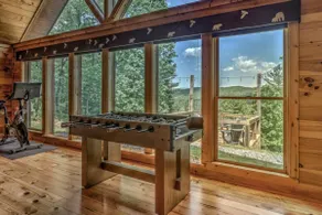 One Level, fire pit, hot tub, 3 acres, peloton! - Image 2