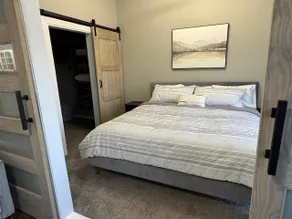 Peninsula Point | Waterfront Suite on White Lake - Image 3