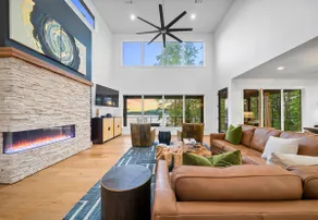 Luxe Lakefront | Sleeps 17 | Fireplace | Hot Tub - Image 4