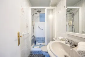 Isabela Apartments, 2 minutes from the metro, Apa. - Image 3