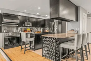 5 BDRM City Oasis - Indoor Pool - Roof Top Deck - Image 3