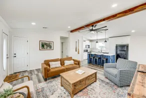 Van Vacation Retreat w/ Private 300-acre Lake! - Image 4